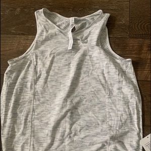 NWT Lululemon low key tank *silver size 6